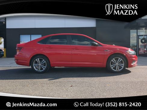 Used 2019 Volkswagen Jetta R-Line image 1