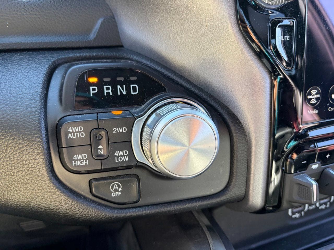 Used 2020 RAM 1500 Laramie w/ Sport Appearance Package AWD/4WD image 8