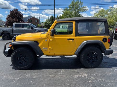 Used 2019 Jeep Wrangler Sport AWD/4WD image 3