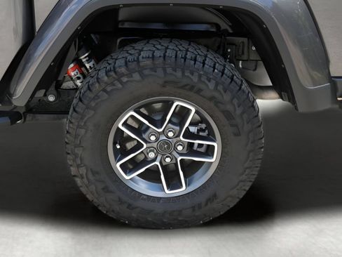 Used 2024 Jeep Gladiator Mojave AWD/4WD image 9