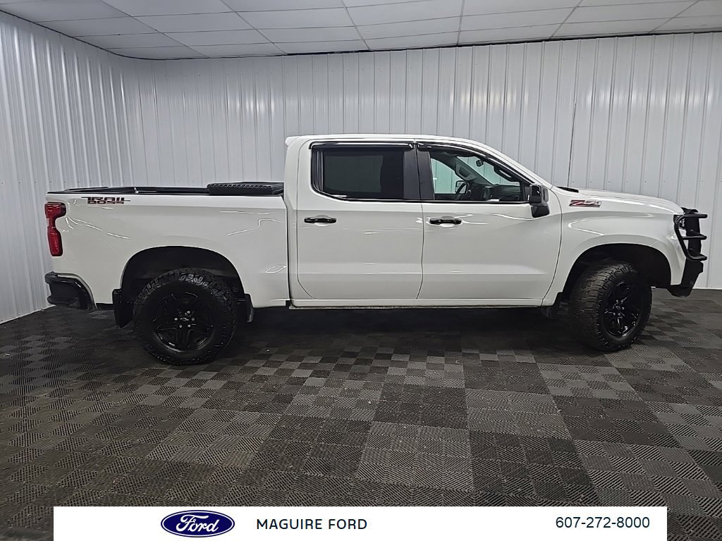 Used 2021 Chevrolet Silverado 1500 LT Trail Boss w/ Convenience Package II AWD/4WD image 2