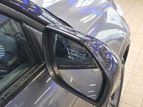 Used 2022 Ford Explorer XLT w/ Equipment Group 202A image 6