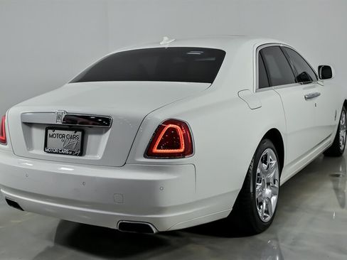 Used 2010 Rolls-Royce Ghost RWD image 12