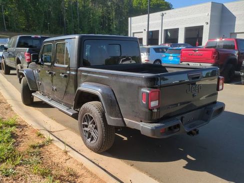 Used 2024 Jeep Gladiator Sport AWD/4WD image 12