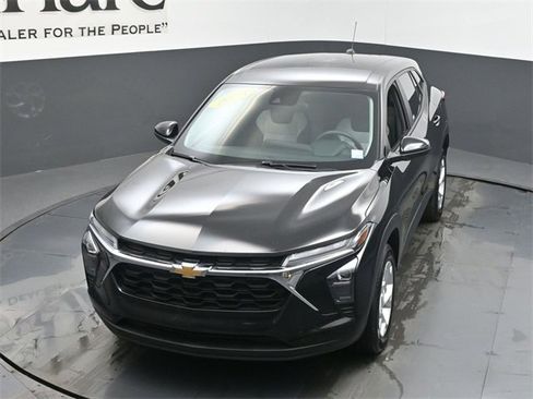 Used 2024 Chevrolet Trax LS w/ LS Convenience Package image 45