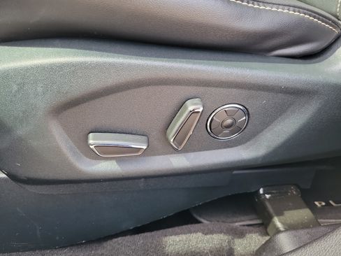 Used 2018 Ford Explorer Platinum AWD/4WD image 17