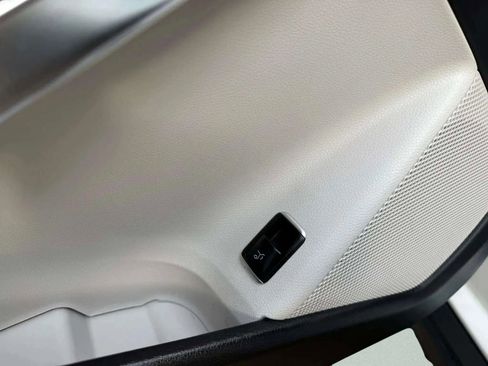 Used 2019 Mercedes-Benz GLA 250 4MATIC image 32