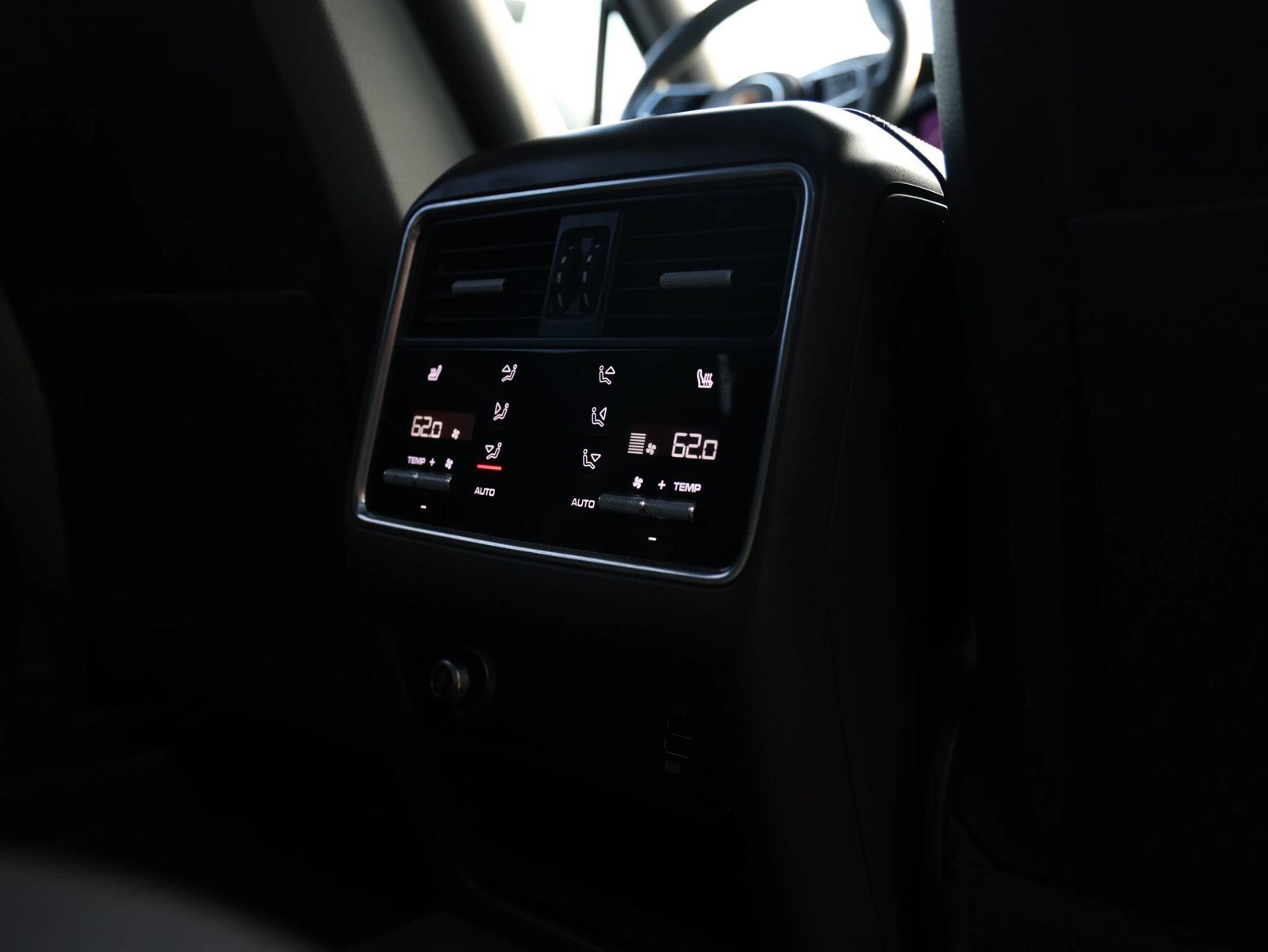 Used 2019 Porsche Cayenne AWD/4WD image 25