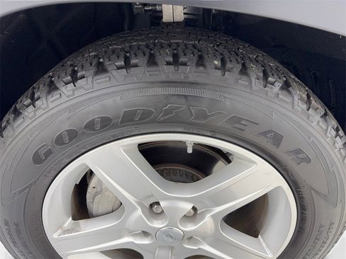 Used 2020 Land Rover Defender 110 SE image 86