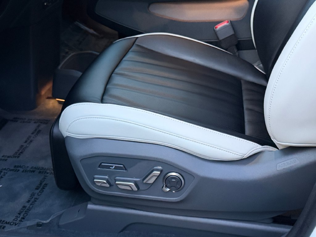 Certified 2024 Kia EV9 GT-Line AWD/4WD image 17