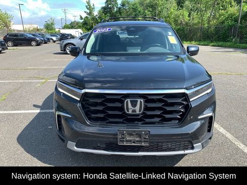 Used 2025 Honda Pilot Touring image 8