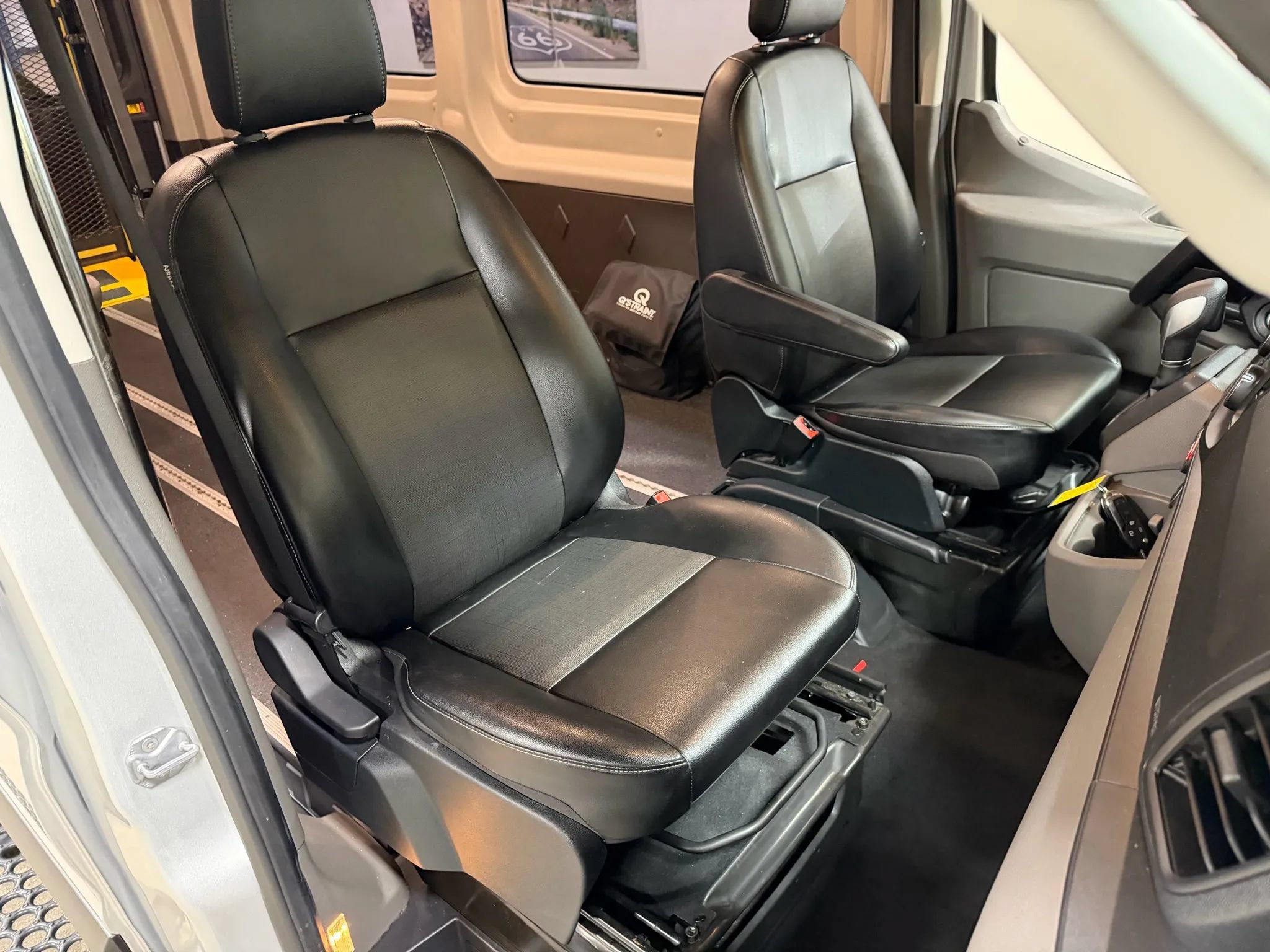 Used 2020 Ford Transit 250 Medium Roof RWD image 31