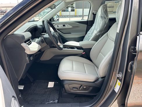 New 2026 Ford Explorer Active w/ Active Comfort Package AWD/4WD image 13