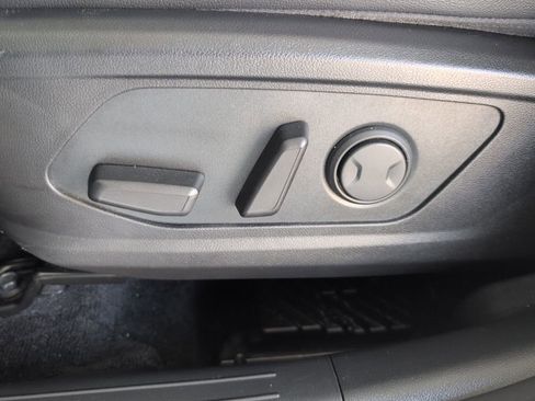 Used 2022 Hyundai Tucson Limited image 12