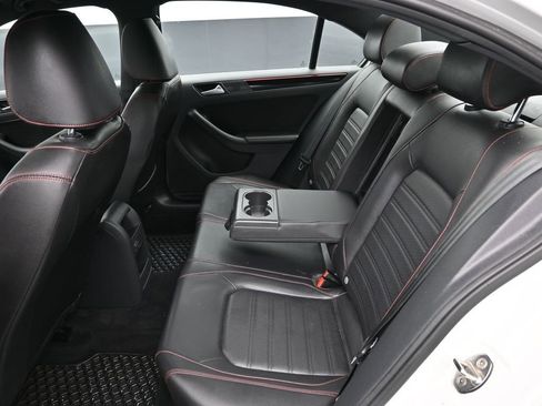 Used 2017 Volkswagen Jetta GLI image 22