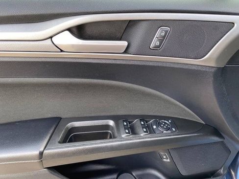 Used 2019 Ford Fusion SE image 15