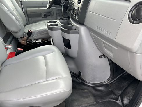 Used 2017 Ford E-350 and Econoline 350 Super Duty image 10