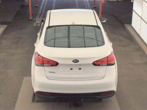 Used 2017 Kia Forte LX FWD image 8