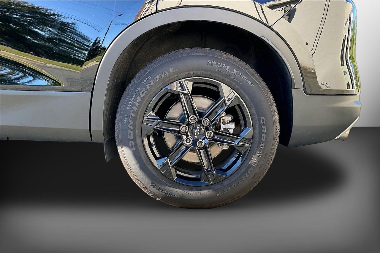 Used 2025 Chevrolet Blazer LT w/ Midnight/Sport Edition FWD image 35