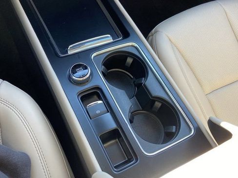 Used 2023 Lincoln Corsair AWD w/ Equipment Group 101A image 19