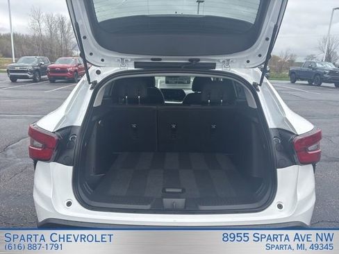 Used 2025 Chevrolet Trax LT w/ Driver Confidence Package image 23