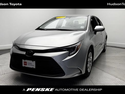 Used 2026 Toyota Corolla LE AWD/4WD image 1