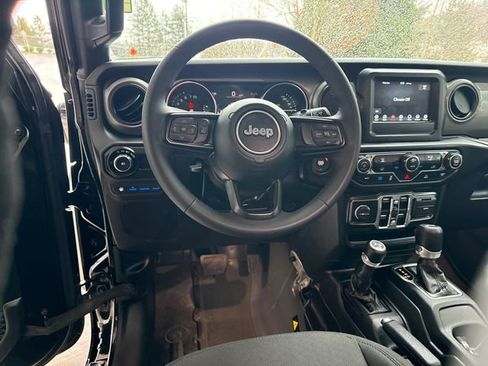Used 2023 Jeep Wrangler Unlimited image 21