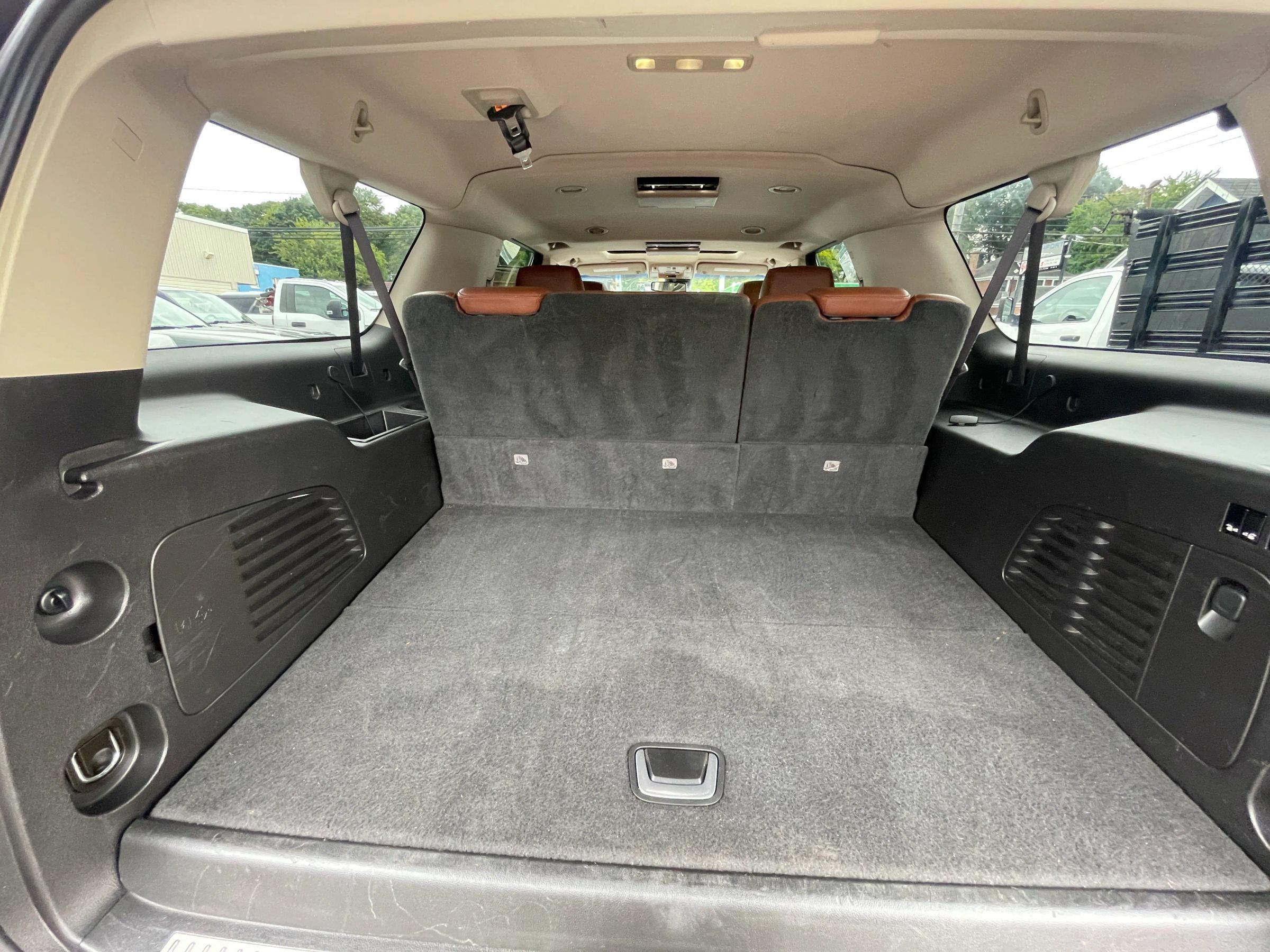 Used 2015 Cadillac Escalade ESV Luxury AWD/4WD image 25
