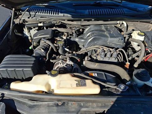 Used 2010 Ford Explorer XLT image 28