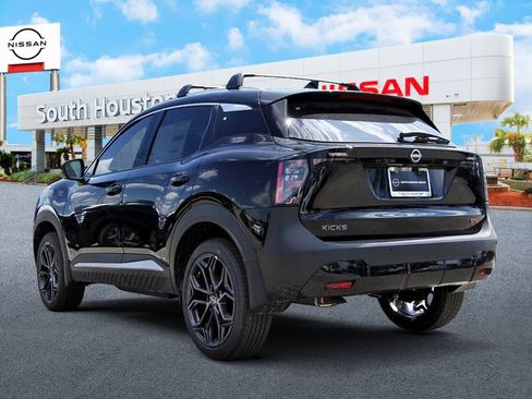 New 2026 Nissan Kicks SR image 3