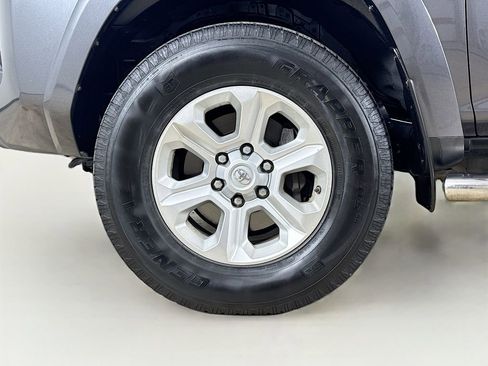 Used 2017 Toyota 4Runner SR5 Premium image 27