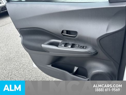 Used 2025 Nissan Kicks Play S image 17