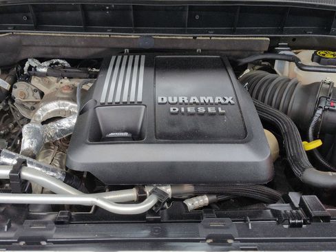Used 2022 GMC Sierra 1500 AT4 w/ Technology Package AWD/4WD image 30