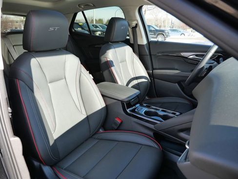 Used 2023 Buick Envision Essence w/ Sport Touring Package image 14