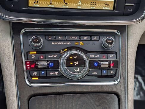 Used 2018 Lincoln Continental Reserve w/ Technology Package image 22