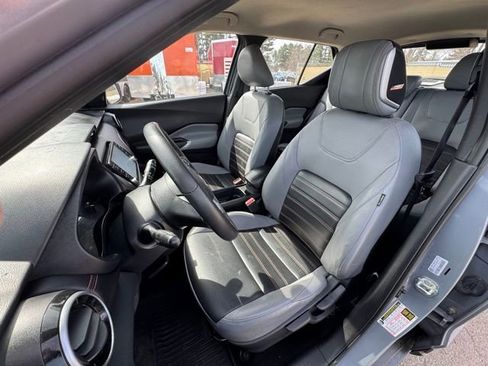 Used 2023 Nissan Kicks SR w/ SR Premium Package FWD image 9