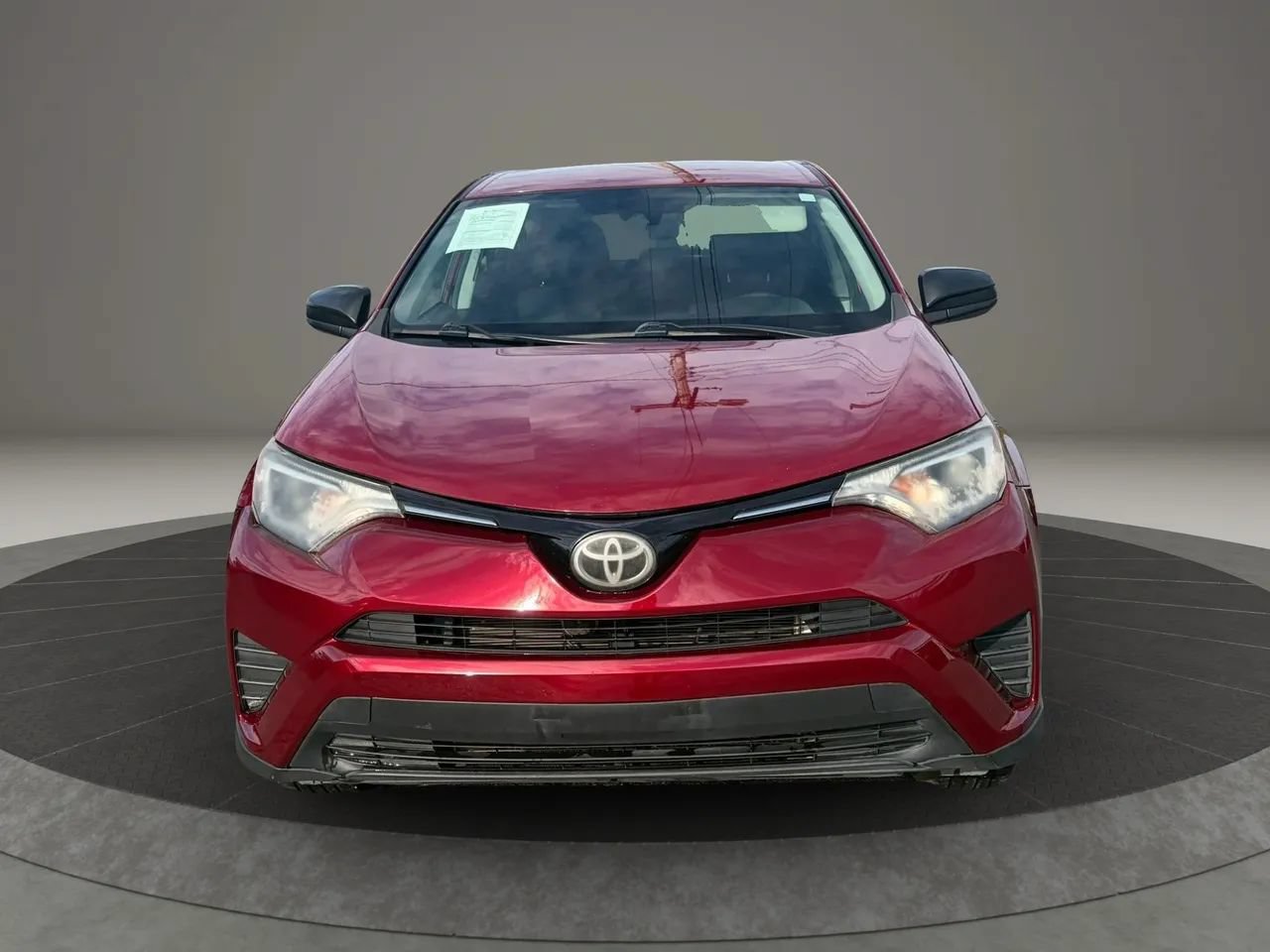 Used 2018 Toyota RAV4 LE FWD image 8