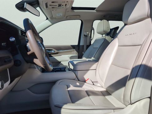 Used 2023 GMC Yukon XL Denali image 16
