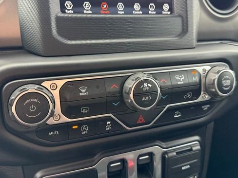 Used 2023 Jeep Wrangler Sport S image 19