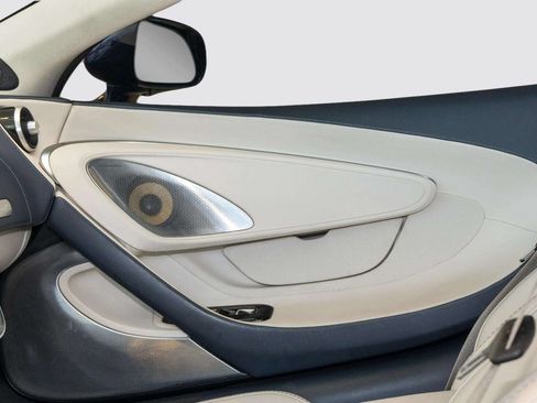 Used 2023 McLaren GT RWD image 13