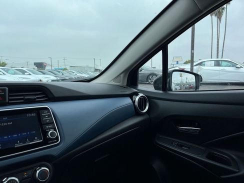 Used 2025 Nissan Versa SV image 35