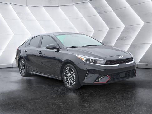 Used 2024 Kia Forte GT-Line w/ GT-Line Premium Package image 2