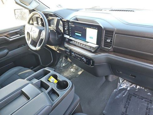 Used 2025 Chevrolet Silverado 1500 LT image 14