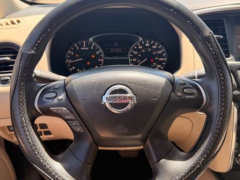 Used 2017 Nissan Pathfinder S FWD image 16