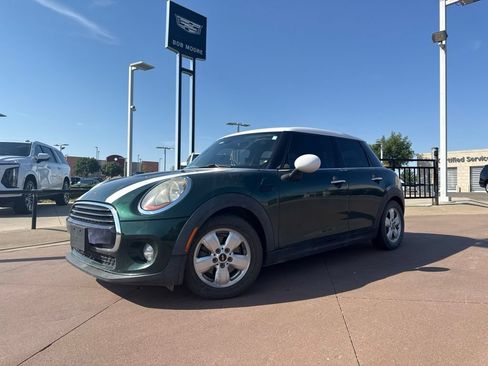 Used 2017 MINI Cooper 4-Door Hardtop FWD image 1
