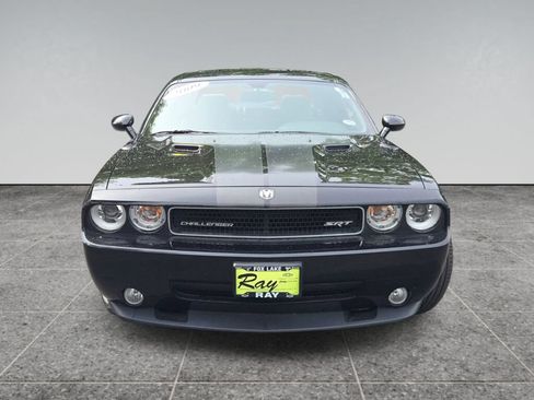 Used 2009 Dodge Challenger SRT8 RWD image 2