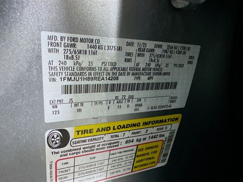 Used 2024 Ford Expedition XLT image 12