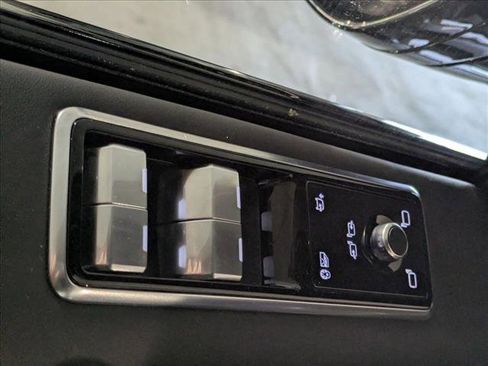 Used 2020 Land Rover Range Rover Sport HST image 20