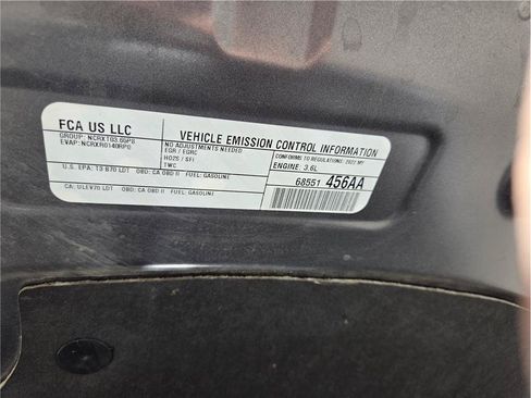 Used 2022 Chrysler Pacifica Touring-L FWD image 21