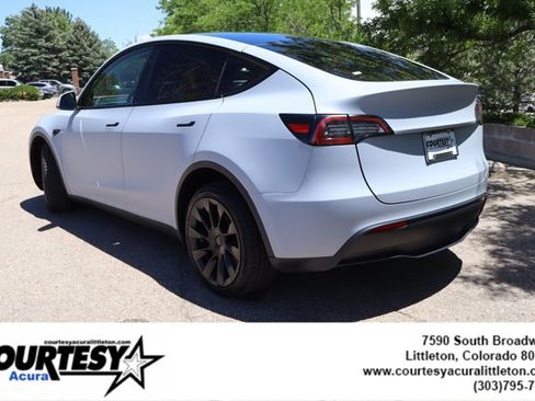 Used 2024 Tesla Model Y Long Range AWD/4WD image 5